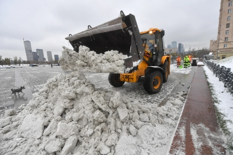 Мэр Хабаровска контролирует устранение последствий снегопада