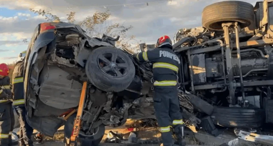 В Яссах легковушка врезалась в молдавскую фуру. Фото:соцсети