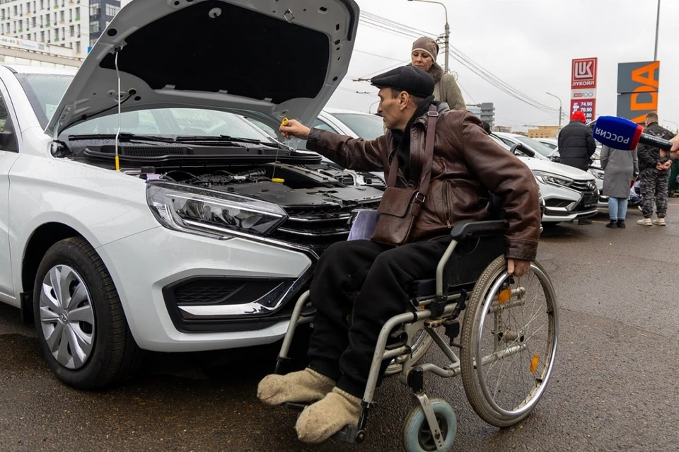 14 жителей стали обладателями автомобилей Lada Vesta. Фото: Алексей Додатко