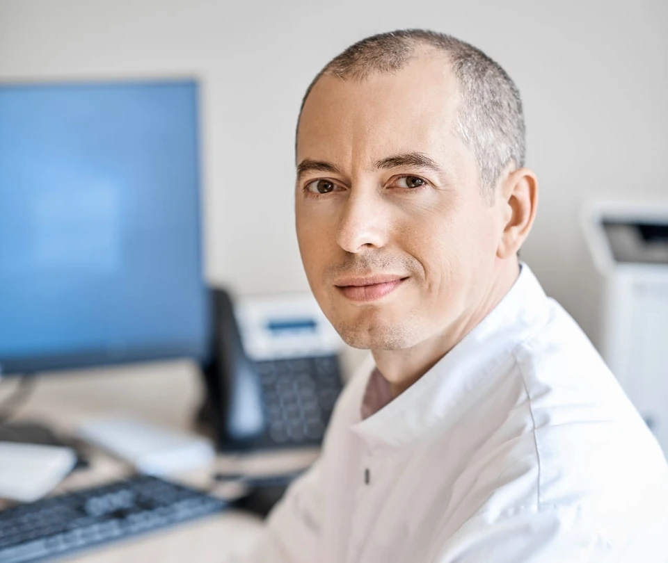 Роман Алексеевич Данильченко, врач-офтальмохирург, заведующий рефракционным отделением глазной клиники «ИРИС» доктора О.Б. Кочмала. Фото: ООО «СТАТУС»