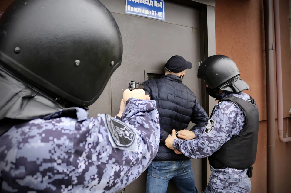 Вор, как известно, должен сидеть в тюрьме.