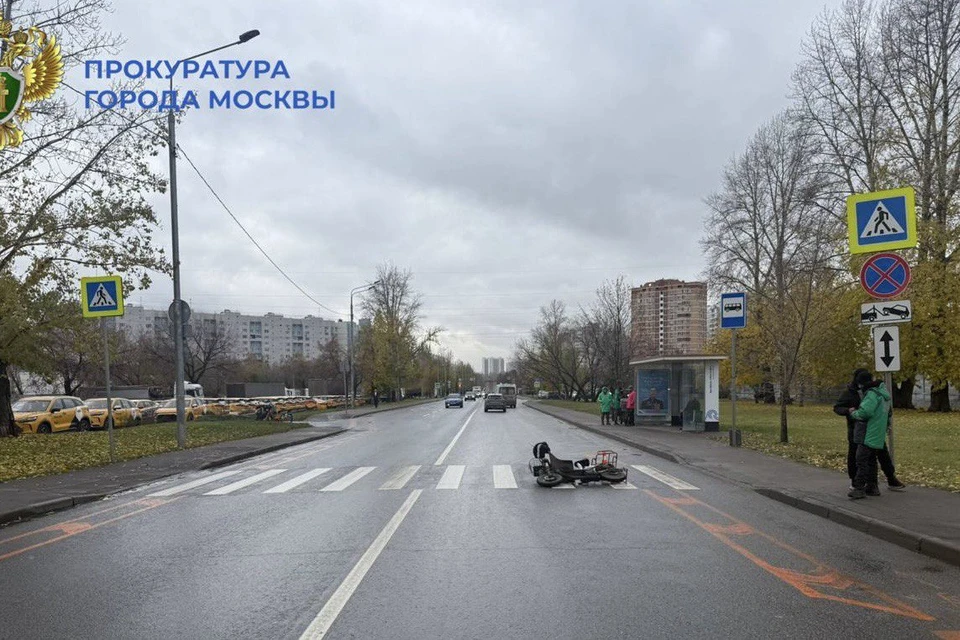 Курьер на электромопеде сбил пенсионерку на юго-востоке Москвы