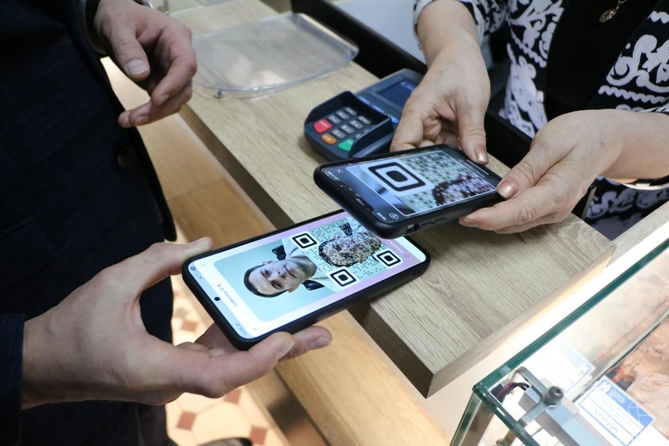 Новосибирские многодетные семьи могут подтвердить свой статус через мессенджер MAX. Фото: правительство Новосибирской области