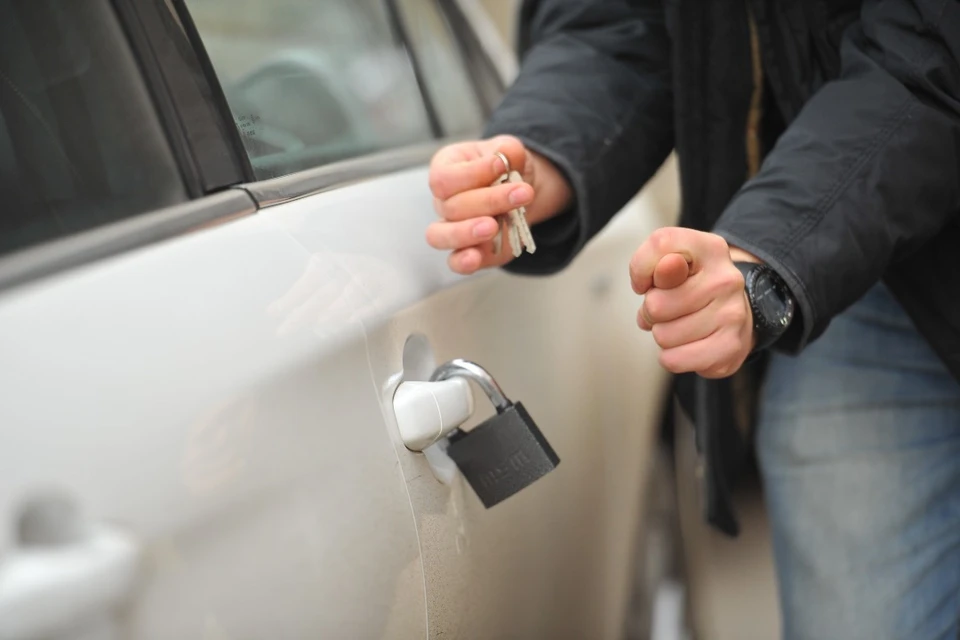 Новосибирца осудили мужчину за угон автомобиля.