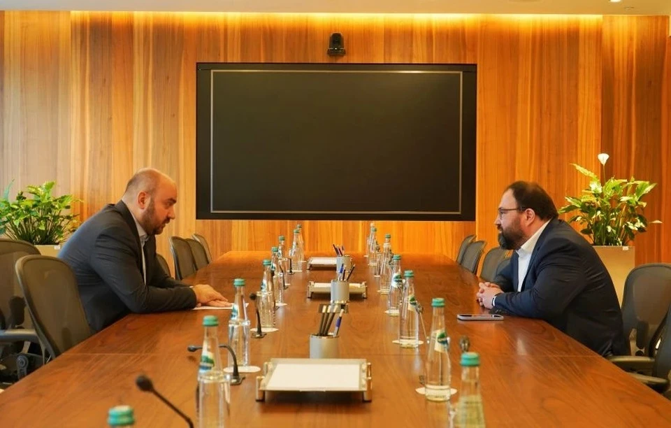 На встрече с Максутом Шадаевым глава региона озвучил ряд важных для Самарской области предложений / Фото: max.ru/Fedorischev63