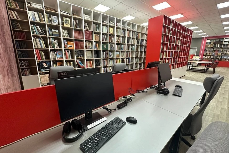 После ремонта открыли библиотеку на Липовой горе Ярославля.