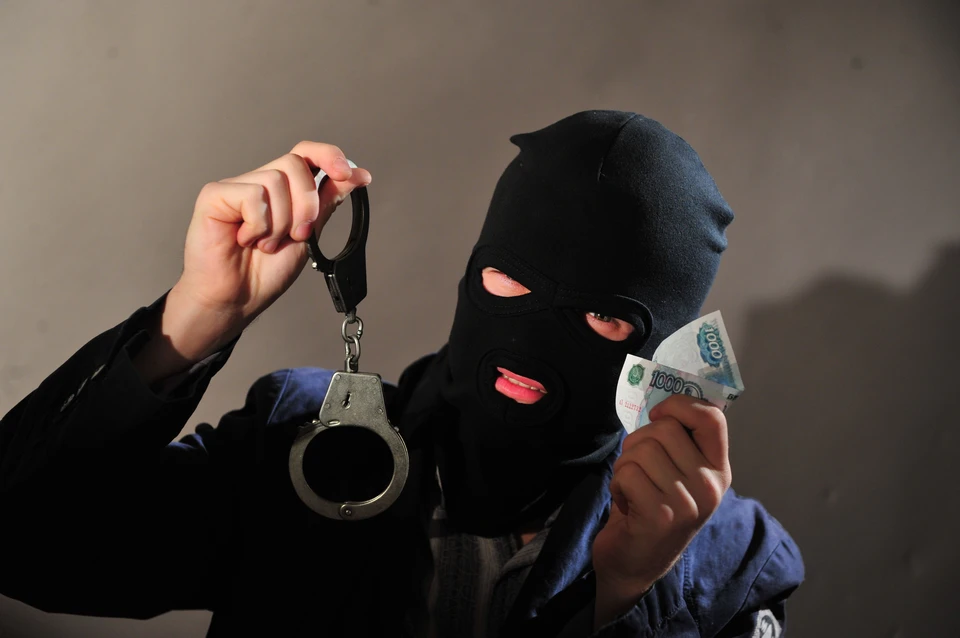 В Якутске водитель такси украл смартфон пассажирки