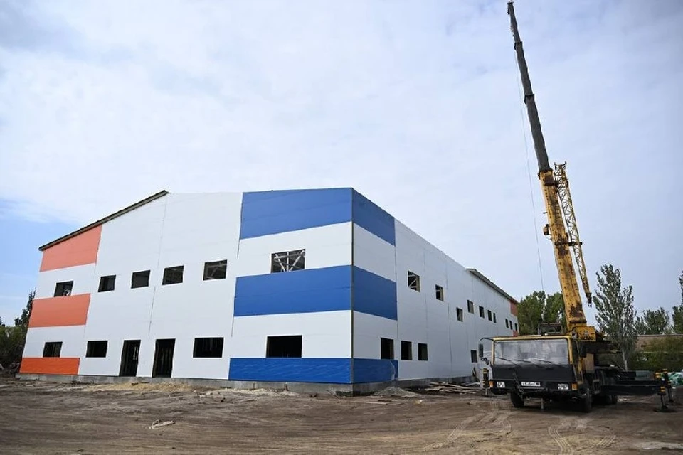 Новый центр будет включать в себя восемь передовых операционных, оборудованные кабинеты для консультаций и комфортные зоны ожидания для пациентов. Фото: ТГ/Пушилин