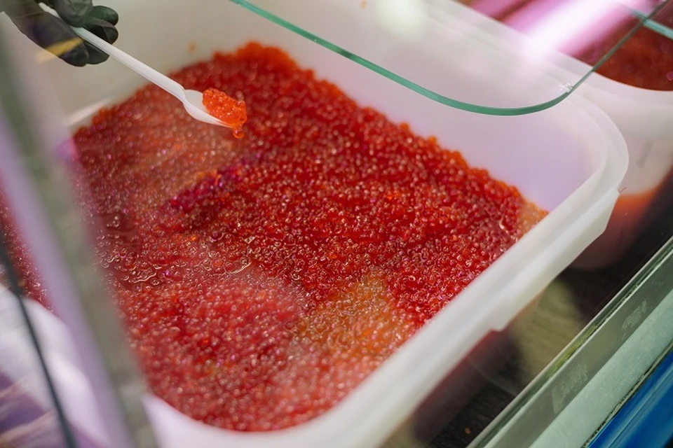 В аэропорту Хабаровска задержали отправку икры без маркировки «Честный Знак»