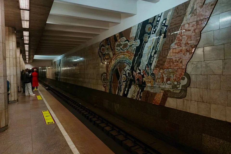 В метро Новосибирска начал курсировать вагон с новой экспозицией.