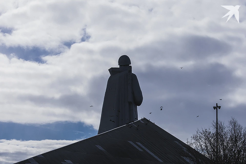 Предлагается создать пешеходный маршрут, пролегающий по территории Зеленого мыса от культурно-туристического комплекса «Легенды Севера» к памятнику «Защитникам Советского Заполярья в годы Великой Отечественной войны».