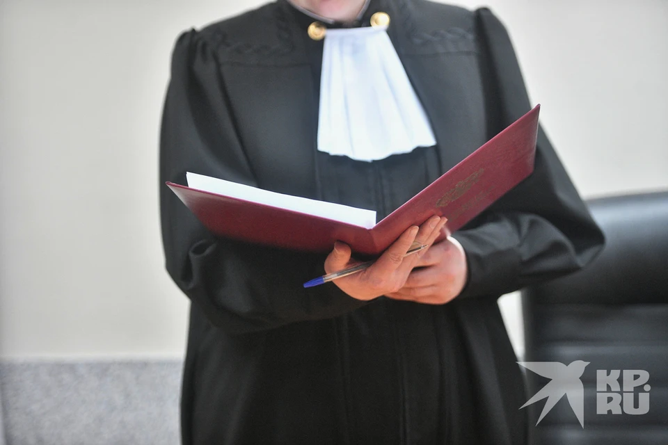 Четырем рязанским судьям вручили удостоверения, подписанные Президентом РФ Владимиром Путиным.