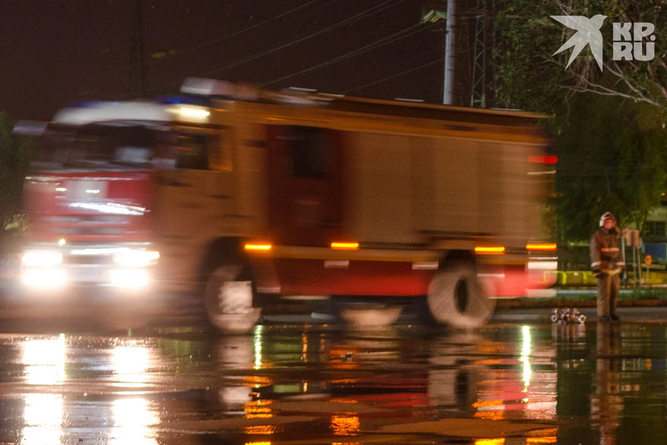 СК выясняет обстоятельства гибели женщины на пожаре в рязанской пятиэтажке.