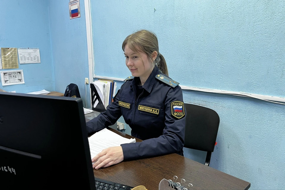 Приставы взяли мужчину на контроль. Фото: Пресс-служба краевого ГУФССП