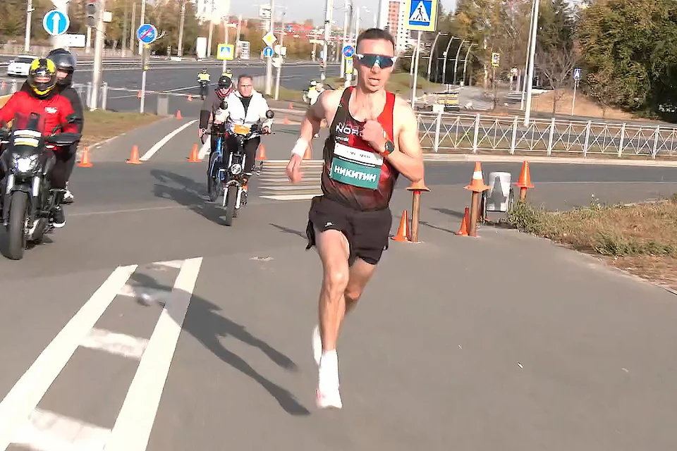 Кадр из трансляции Казанского национального полумарафона 2025