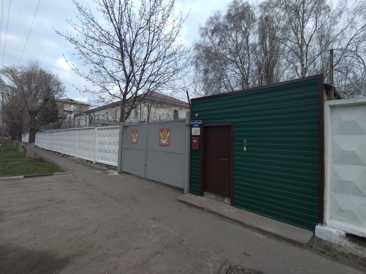 В пуховике и ботинках с символикой Китая: осужденный на 1,6 года гражданин КНР сбежал из колонии в Приморье