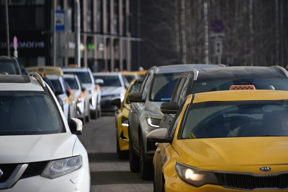 На правом берегу проблемы возникли на проспекте Димитрова.