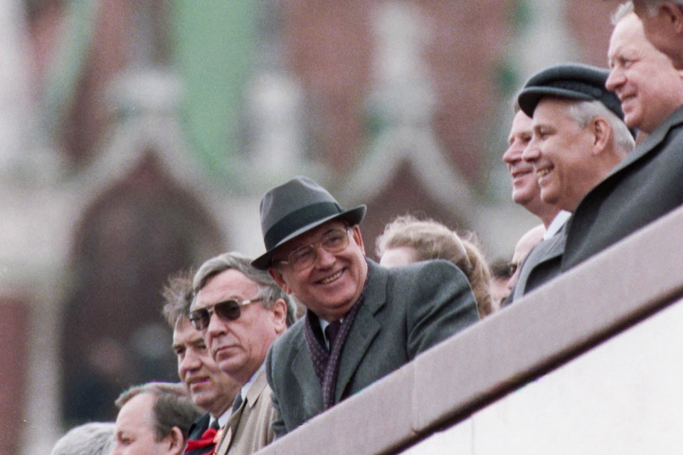 О роли Горбачева в истории страны спорят до сих пор. Фото: Юрий ЛИЗУНОВ, Александр ЧУМИЧЕВ/Архив ТАСС