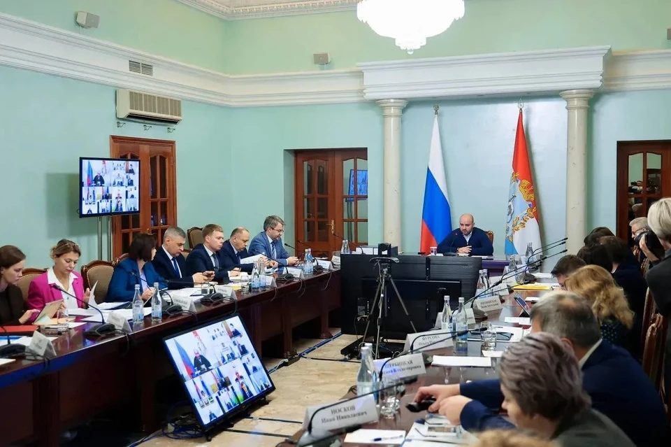 Губернатор провел оперативное совещание правительства. Фото: пресс-служба областного правительства