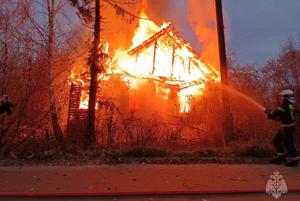 Причина пожара устанавливается. Фото: МЧС России