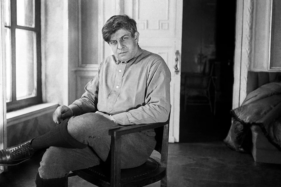 Исполнилось 130 лет со дня рождения знаменитого советского поэта Эдуарда Багрицкого