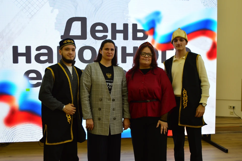 В Донецке прошел яркий фестиваль национальных культур «Под знаком мира, дружбы и добра»