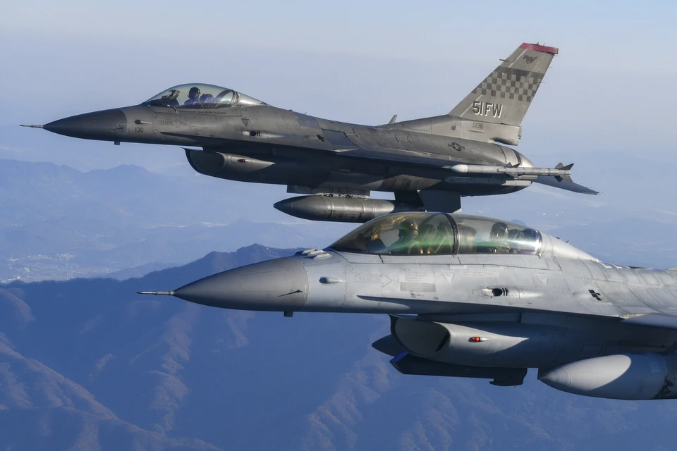 Румыния подняла в воздух сразу четыре военных самолета рядом с границей Украины