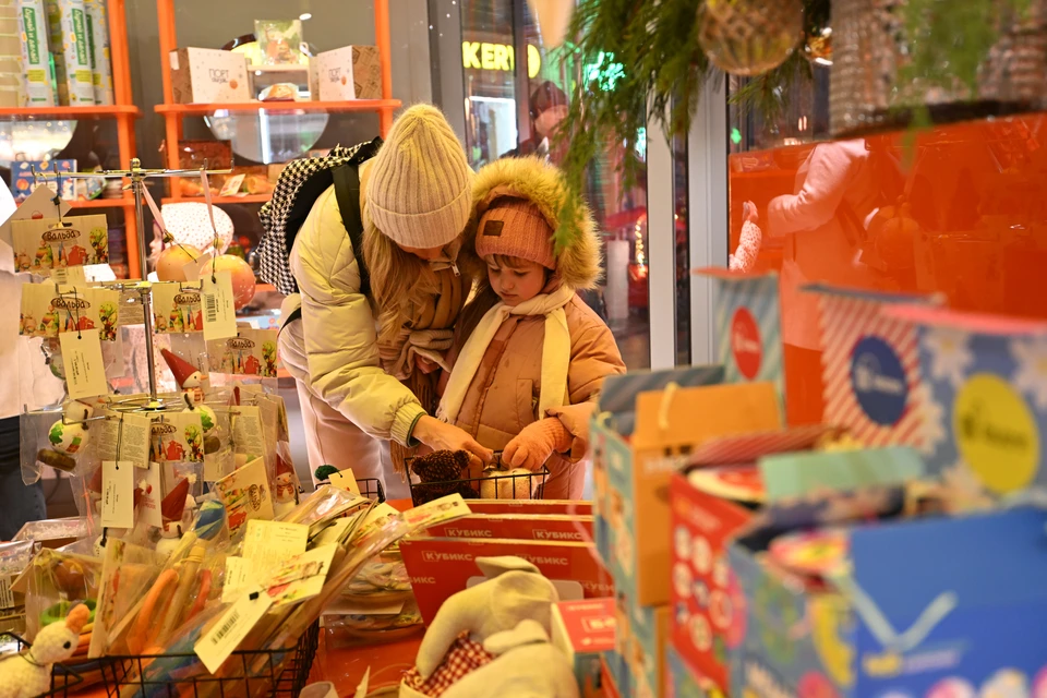 Эксперт порекомендовал родителям не откладывать покупку подарков на последние недели декабря