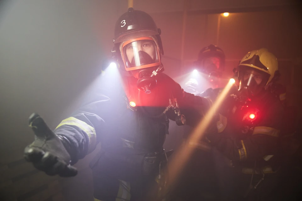 С огнем боролся 21 сотрудник МЧС России.