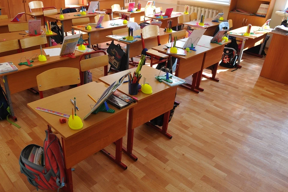 Сейчас решается вопрос о переводе на дистанционный формат обучения.