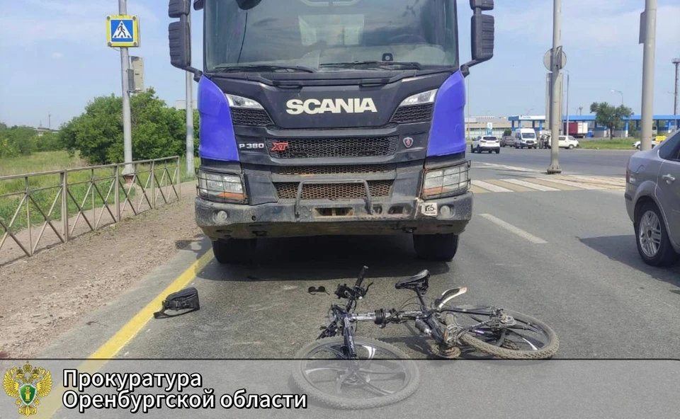 51-летний мужчина управлял автомобилем «Скания» и не остановился на красный сигнал светофора. Фото: прокуратура Оренбуржья