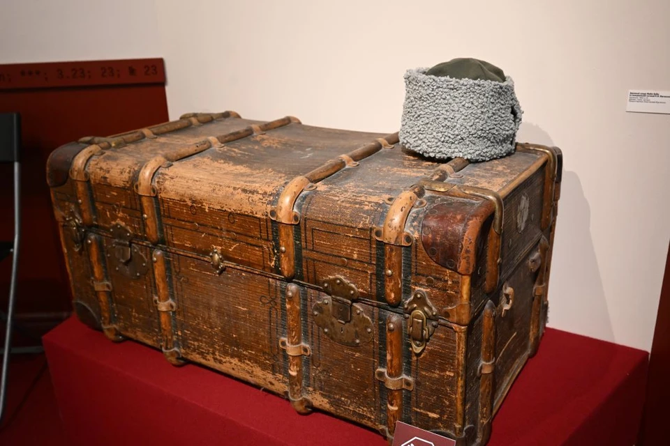 В комнате 20-летнего Матвея Слизкова - настоящий музей.