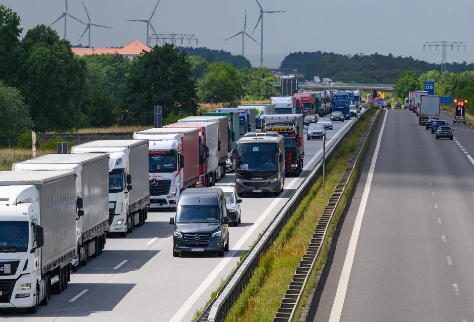 BNS: Минск отказал Вильнюсу в просьбе пропустить в Литву её фуры