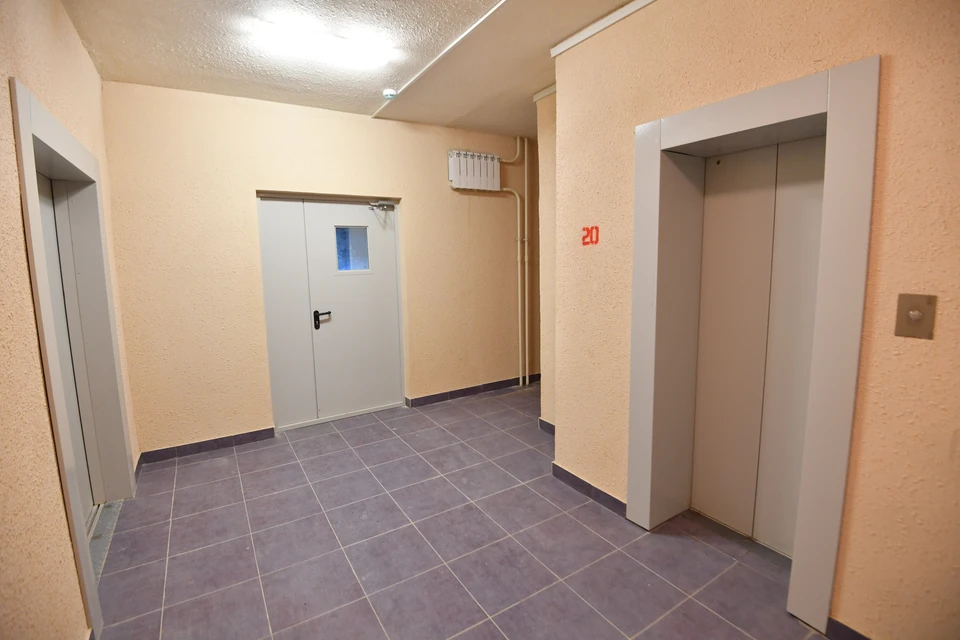 Лифт упал с восьмого этажа.