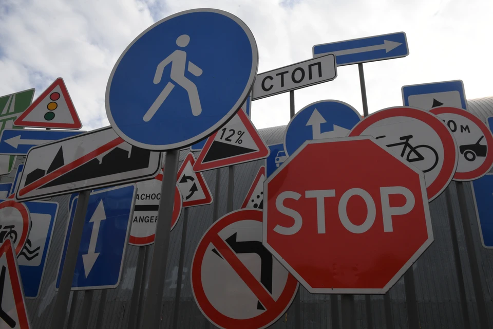 Семь человек пострадали в ДТП с микроавтобусом в Курской области, ранены дети