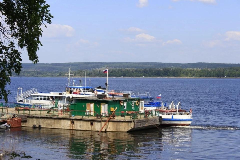 Движение на пригородном маршруте останавливается.