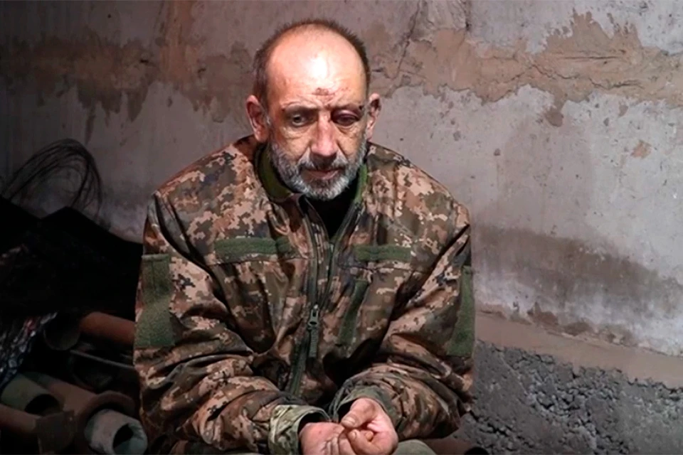 Пленный ВСУ Николай Тимченко, которые утверждает, что был насильно мобилизован и отправлен в учебный центр в Красноармейске.