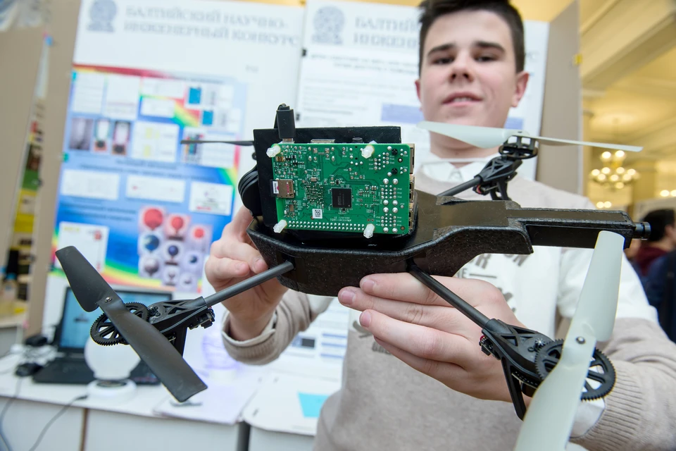 Высшее небесное дрон-училище: У Беспилотных сил появится свой военный вуз. Фото: Akimov Igor/Shutterstock/Fotodom.