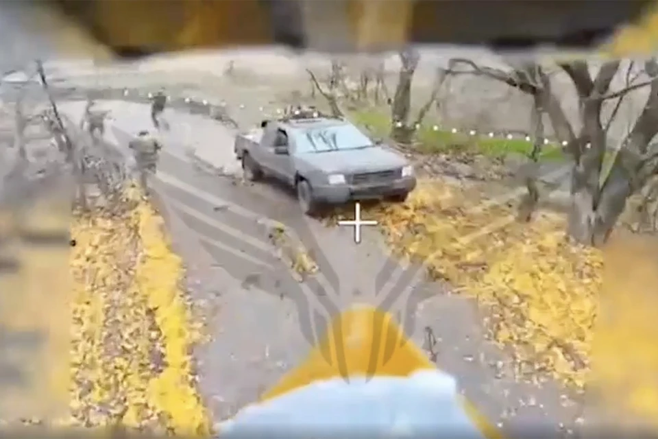 Минобороны России демонстрирует кадры поражения американского броневика, а также другой военной техники ВСУ