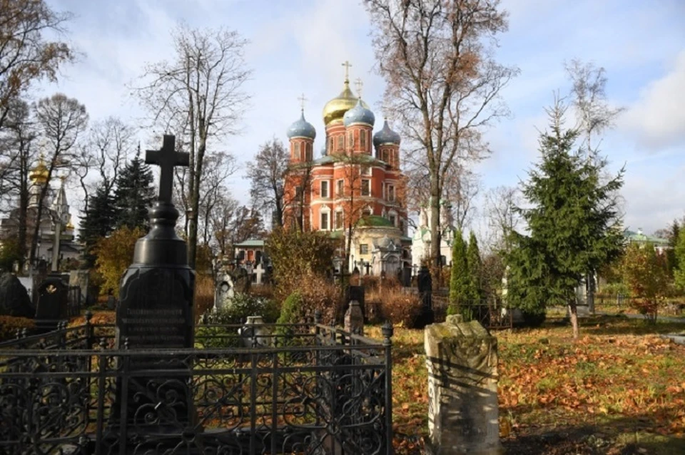 На Дону во время поминок чуть не убили сестру покойного.
