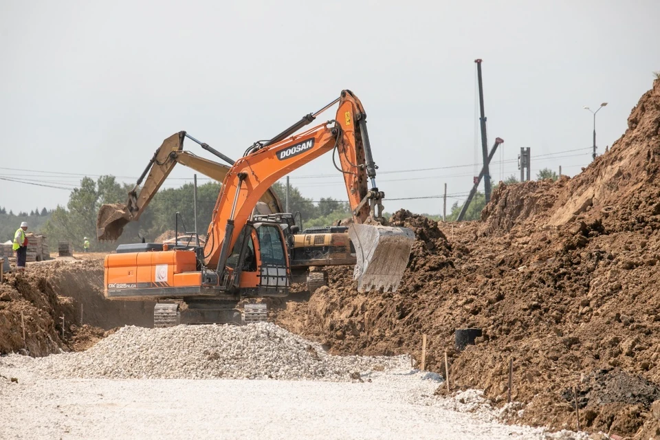 На строительство дорог требуются немалые средства.
