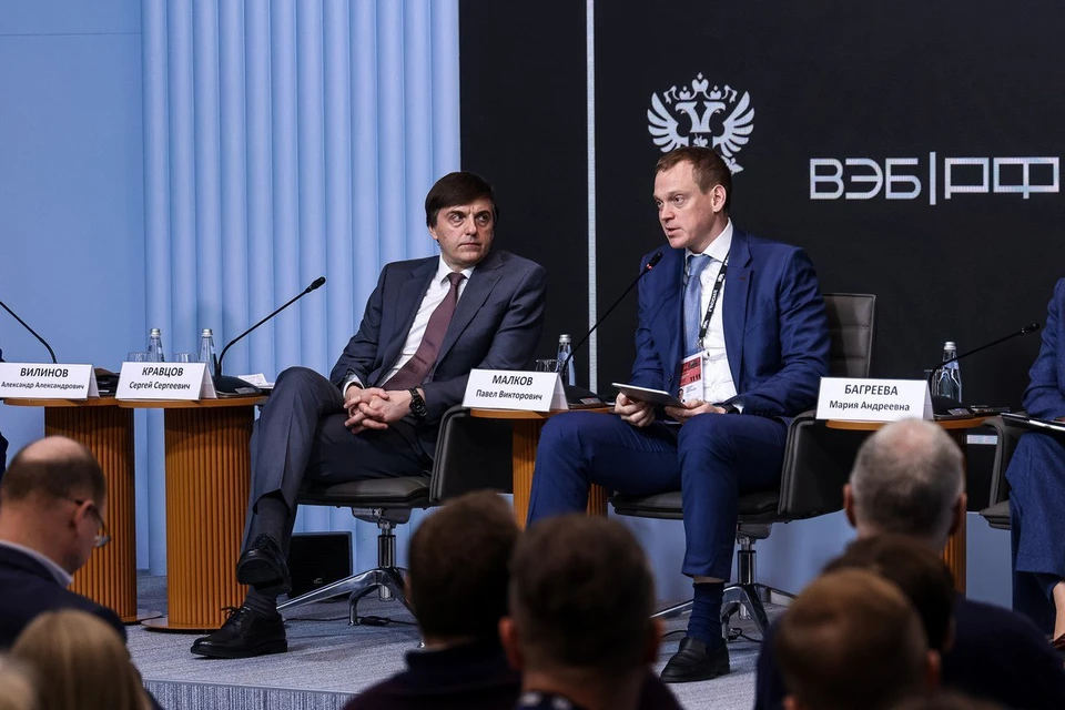 Заседание по развитию экосистем цифровой экономики и цифровых платформ под руководством Максима Орешкина прошло в НЦ «Россия». Фото: НЦ Россия.