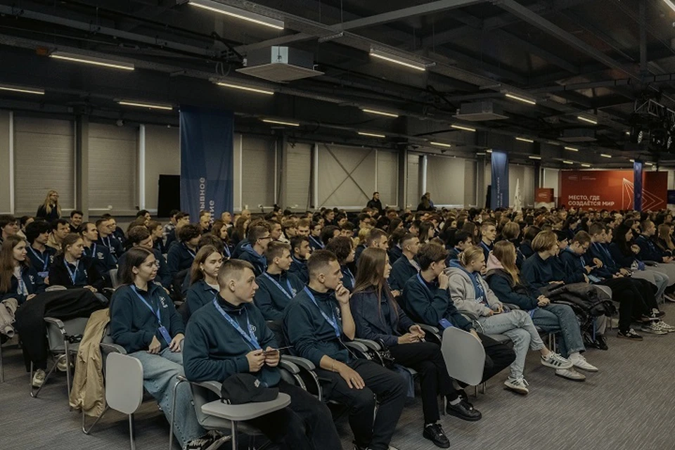 Более 300 молодых людей ДНР приняли участие в форуме «МОРЕ.Будущее» в Бердянске. Фото: Министерство молодежной политики ДНР