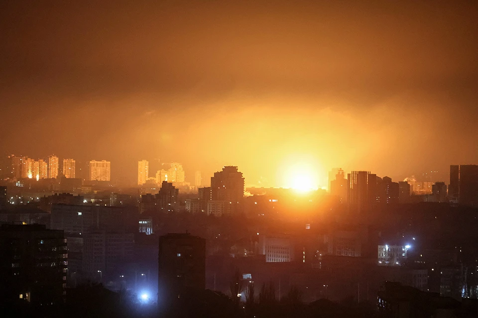 Вооруженные силы России ночью 14 ноября нанесли массированный удар, в том числе ракетами «Кинжал», по объектам ВПК и энергетики Украины.