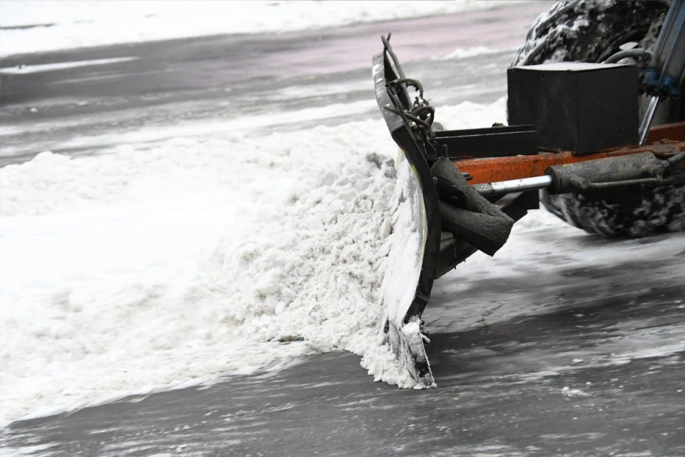 Поддерживать надлежащее состояние дорог будут 640 единиц спецтехники.