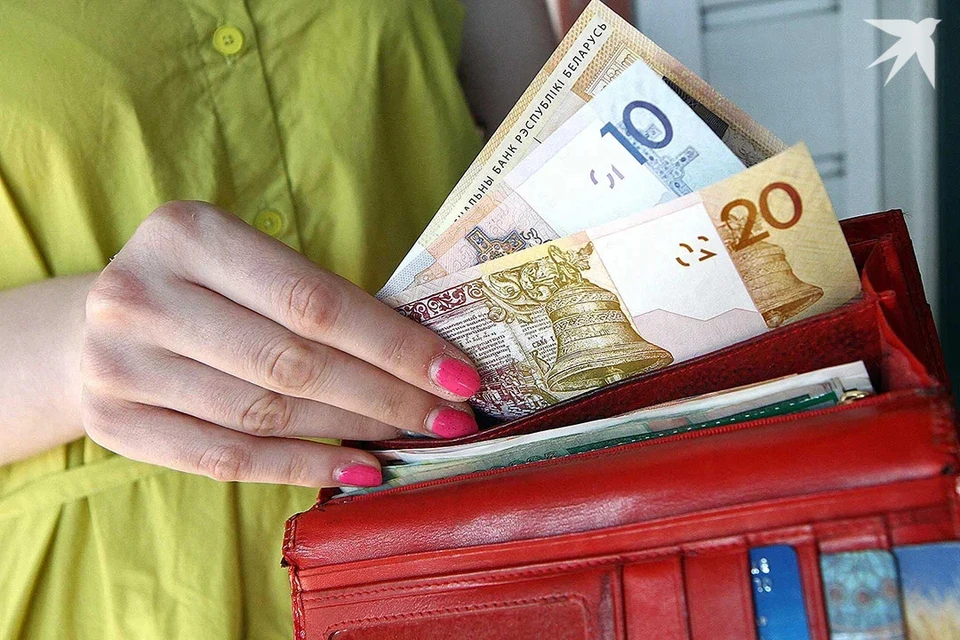 Нацбанк раскрыл, как может выглядеть новый графический знак белорусского рубля. Снимок носит иллюстративный характер.