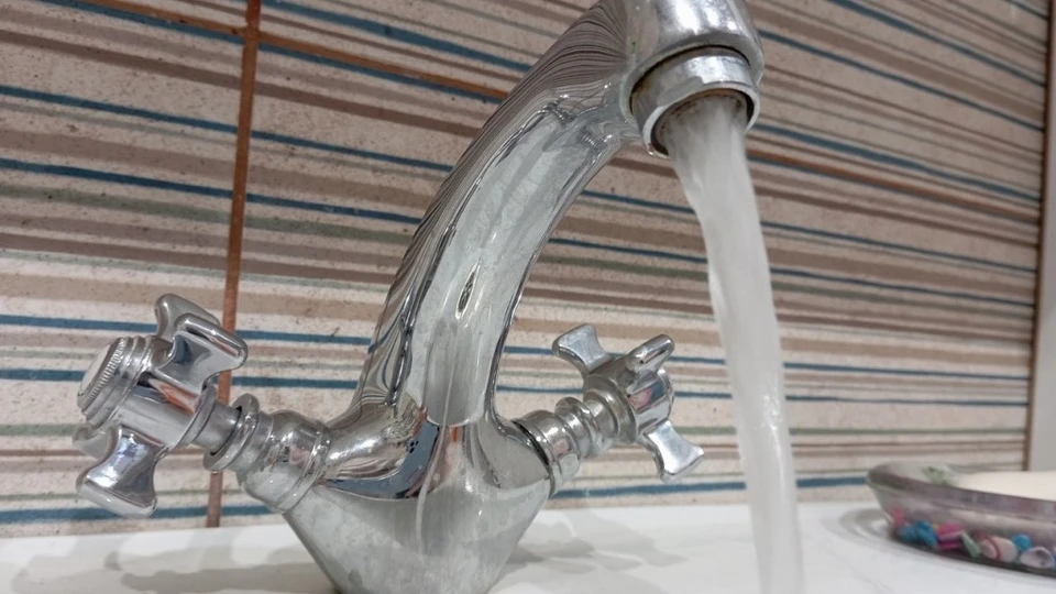 Сейчас в селе понижено давление воды