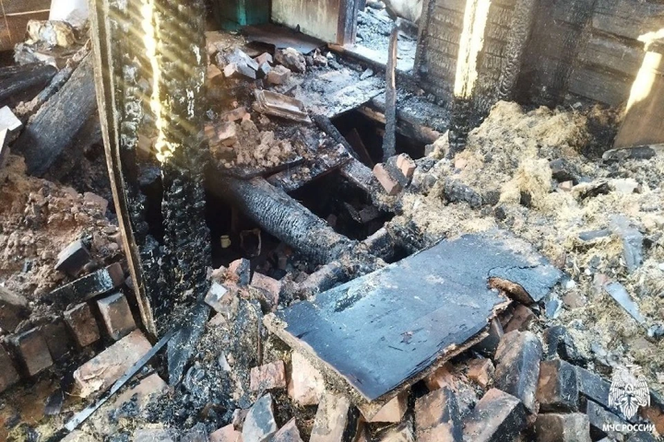 Дом сгорел дотла.