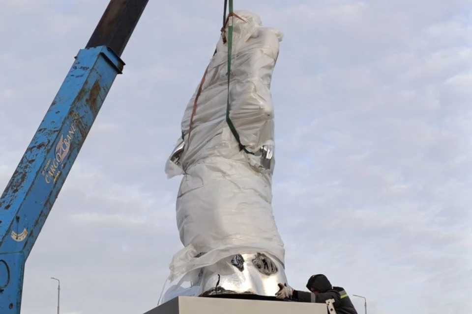 Арт-объект «Обь» на набережной Барнаула