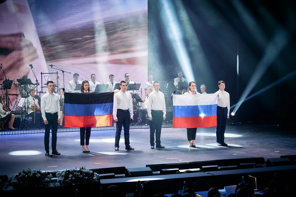 Студенты железнодорожного института ДНР выступили на фестивале «ТранспАРТ 2025». Фото: Донецкий институт железнодорожного транспорта